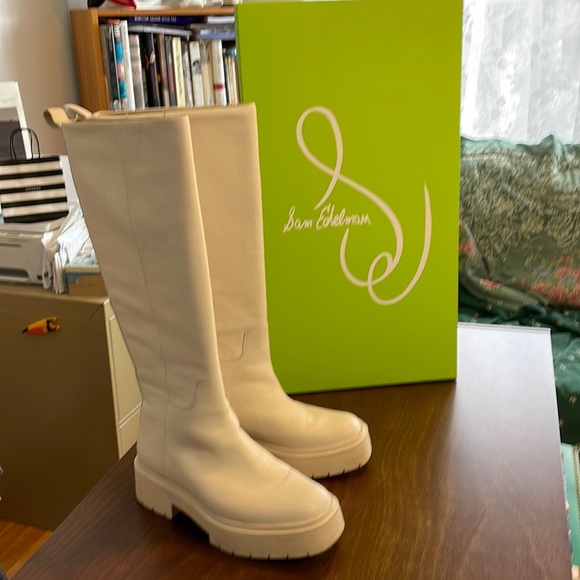 Sam Edelman Shoes - Super trendy completely waterproof Sam Edelman Larina boots